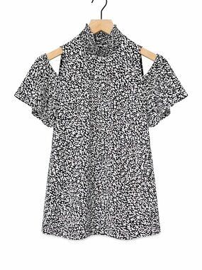 CeCe Black & White Cold-Shoulder Printed Top (190)